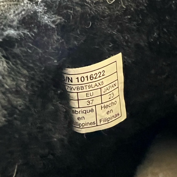 UGG Women’s Black Mini Classic Uggs boots - Picture 5 of 6